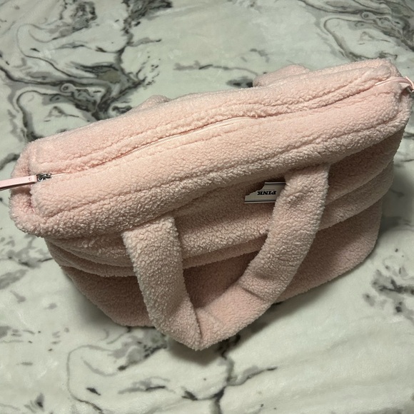 BNWT Victoria’s Secret PINK plush tote - Picture 4 of 6